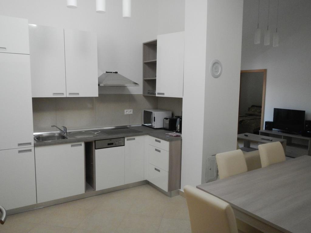 Apartments Eva Malinska Quarto foto